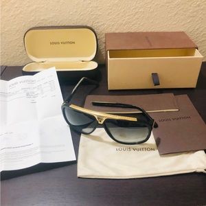 Louis Vuitton Evidence Sunglasses (broken arm)